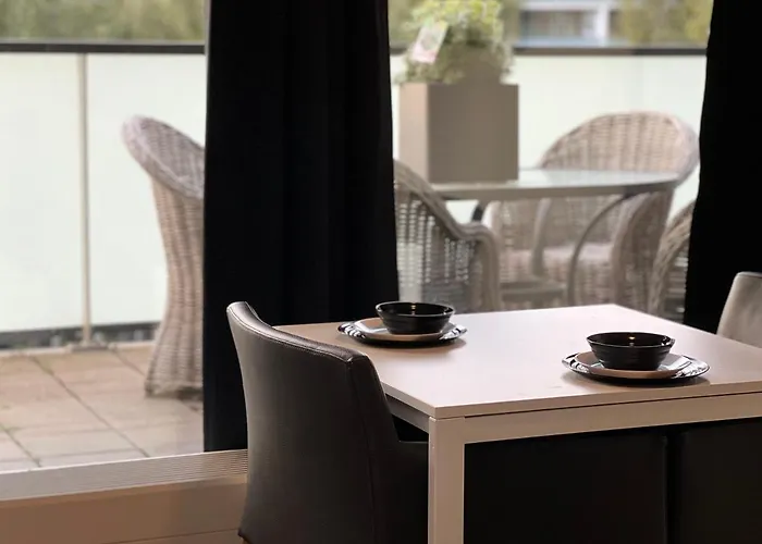 Отель Bridge View Роттердам